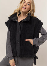 Load image into Gallery viewer, Bella Oversized Sherpa Vest (2 Colors)
